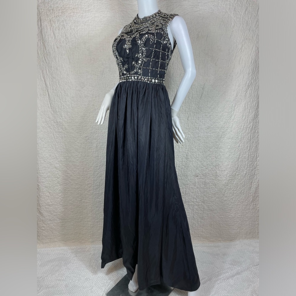 🔥Diamond Crystal Bead Accent Sleeveless A-line Full Maxi Party Formal Gown - Picture 4 of 17